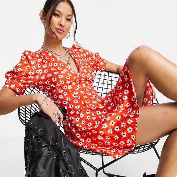 Topshop Dresses & Skirts - Topshop floral swing tea dress